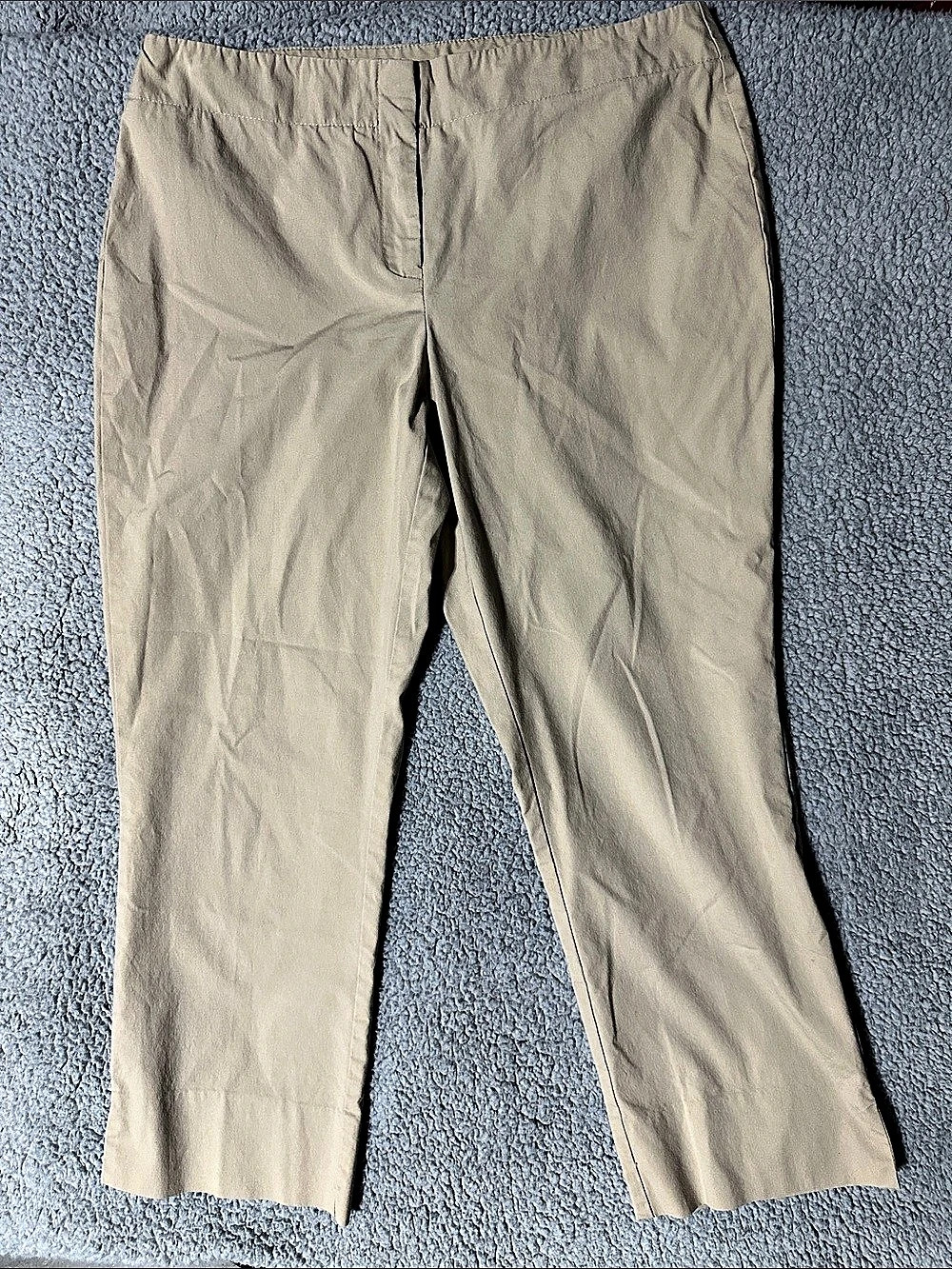 New York & Company Women’s Size 10 Khaki Stretch Capri Crop Pants